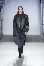 MM6-Maison-Margiela-AW22-Look-20