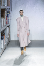 MM6-Maison-Margiela-AW22-Look-23