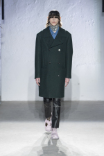 MM6-Maison-Margiela-AW22-Look-32