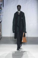 MM6-Maison-Margiela-AW22-Look-37