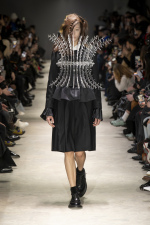 Noir-Kei-Ninomiya_FW26-27_08