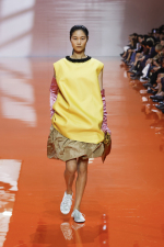 Prada-Donna-SS26-17