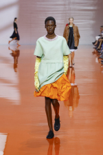 Prada-Donna-SS26-18