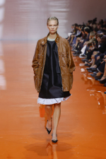 Prada-Donna-SS26-19