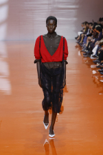 Prada-Donna-SS26-20