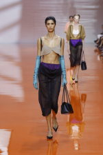 Prada-Donna-SS26-23