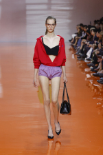 Prada-Donna-SS26-26