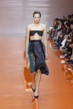 Prada-Donna-SS26-3