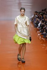 Prada-Donna-SS26-31