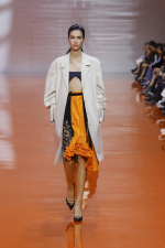 Prada-Donna-SS26-33