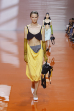 Prada-Donna-SS26-51