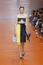 Prada-Donna-SS26-8