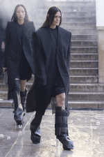 Rick-Owens-RTW-SS25-Paris-014