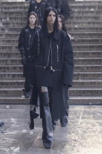 Rick-Owens-RTW-SS25-Paris-026