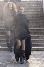 Rick-Owens-RTW-SS25-Paris-030