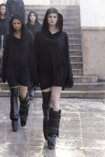 Rick-Owens-RTW-SS25-Paris-045