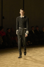 SAINT_LAURENT_FASHION_SHOW_MEN_WINTER26_RUNWAY_HR_15