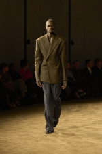 SAINT_LAURENT_FASHION_SHOW_MEN_WINTER26_RUNWAY_HR_20