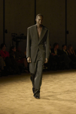 SAINT_LAURENT_FASHION_SHOW_MEN_WINTER26_RUNWAY_HR_3