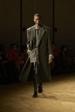 SAINT_LAURENT_FASHION_SHOW_MEN_WINTER26_RUNWAY_HR_30