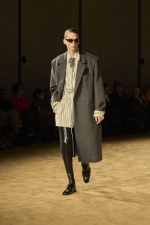 SAINT_LAURENT_FASHION_SHOW_MEN_WINTER26_RUNWAY_HR_32