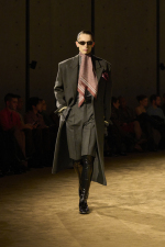 SAINT_LAURENT_FASHION_SHOW_MEN_WINTER26_RUNWAY_HR_34