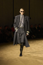 SAINT_LAURENT_FASHION_SHOW_MEN_WINTER26_RUNWAY_HR_36