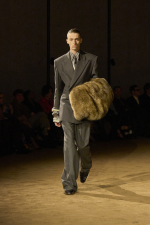 SAINT_LAURENT_FASHION_SHOW_MEN_WINTER26_RUNWAY_HR_42