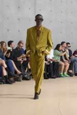 SAINT-LAURENT_FASHION_SHOW_MEN_SUMMER26_RUNWAY_02_HR