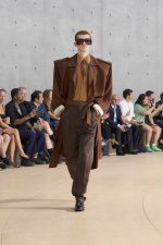 SAINT-LAURENT_FASHION_SHOW_MEN_SUMMER26_RUNWAY_03_HR