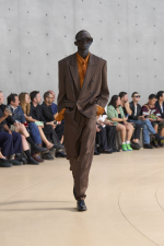SAINT-LAURENT_FASHION_SHOW_MEN_SUMMER26_RUNWAY_06_HR