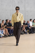 SAINT-LAURENT_FASHION_SHOW_MEN_SUMMER26_RUNWAY_22_HR