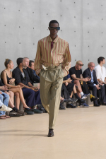 SAINT-LAURENT_FASHION_SHOW_MEN_SUMMER26_RUNWAY_23_HR