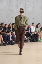SAINT-LAURENT_FASHION_SHOW_MEN_SUMMER26_RUNWAY_25_HR