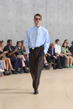 SAINT-LAURENT_FASHION_SHOW_MEN_SUMMER26_RUNWAY_40_HR