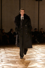 SAINT-LAURENT_FASHION_SHOW_MEN_WINTER25_RUNWAY_35_HR