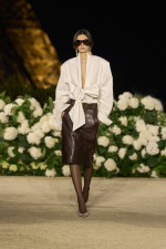 SAINT-LAURENT_FASHION_SHOW_WOMAN_SUMMER26_RUNWAY_05_LR