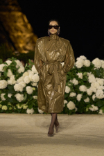 SAINT-LAURENT_FASHION_SHOW_WOMAN_SUMMER26_RUNWAY_19_LR