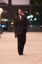 SAINT-LAURENT_FASHION_SHOW_WOMAN_WINTER26_RUNWAY_01_HR