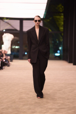 SAINT-LAURENT_FASHION_SHOW_WOMAN_WINTER26_RUNWAY_04_HR