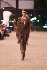 SAINT-LAURENT_FASHION_SHOW_WOMAN_WINTER26_RUNWAY_09_HR