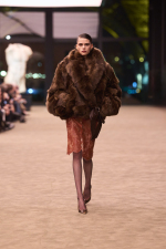 SAINT-LAURENT_FASHION_SHOW_WOMAN_WINTER26_RUNWAY_18_HR