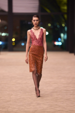 SAINT-LAURENT_FASHION_SHOW_WOMAN_WINTER26_RUNWAY_24_HR