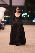 SAINT-LAURENT_FASHION_SHOW_WOMAN_WINTER26_RUNWAY_39_HR
