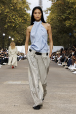 Stella_McCartney_SS25_Runway_Look-03