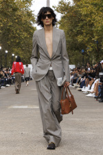 Stella_McCartney_SS25_Runway_Look-07