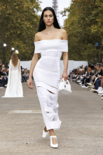 Stella_McCartney_SS25_Runway_Look-32