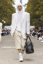 Stella_McCartney_SS25_Runway_Look-36