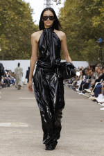 Stella_McCartney_SS25_Runway_Look-40