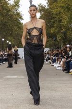 Stella_McCartney_SS25_Runway_Look-47